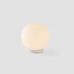 Amelia table | matt white