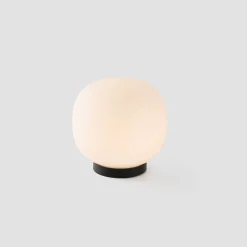 Amelia table | matt white