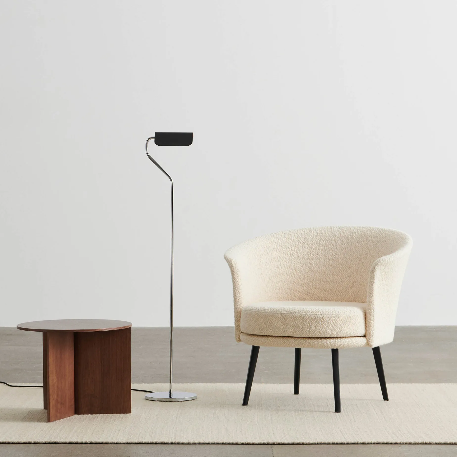 Apex floor lamp | iron black