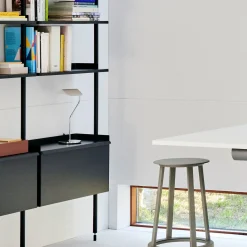 Apex table | iron black