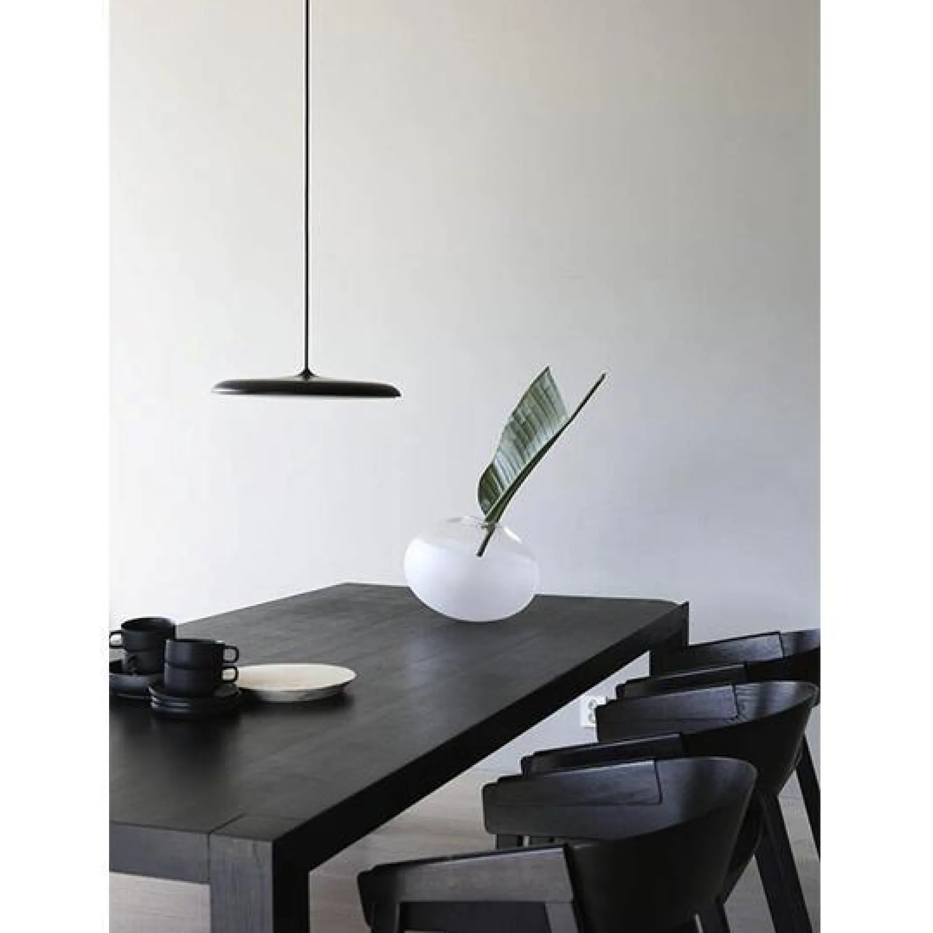 Artist pendant 40 | black