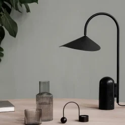 Arum table | black
