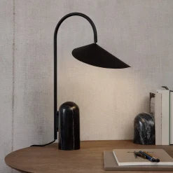 Arum table | black