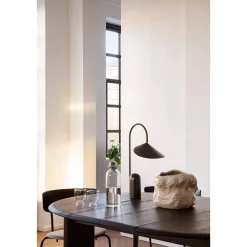 Arum table | black