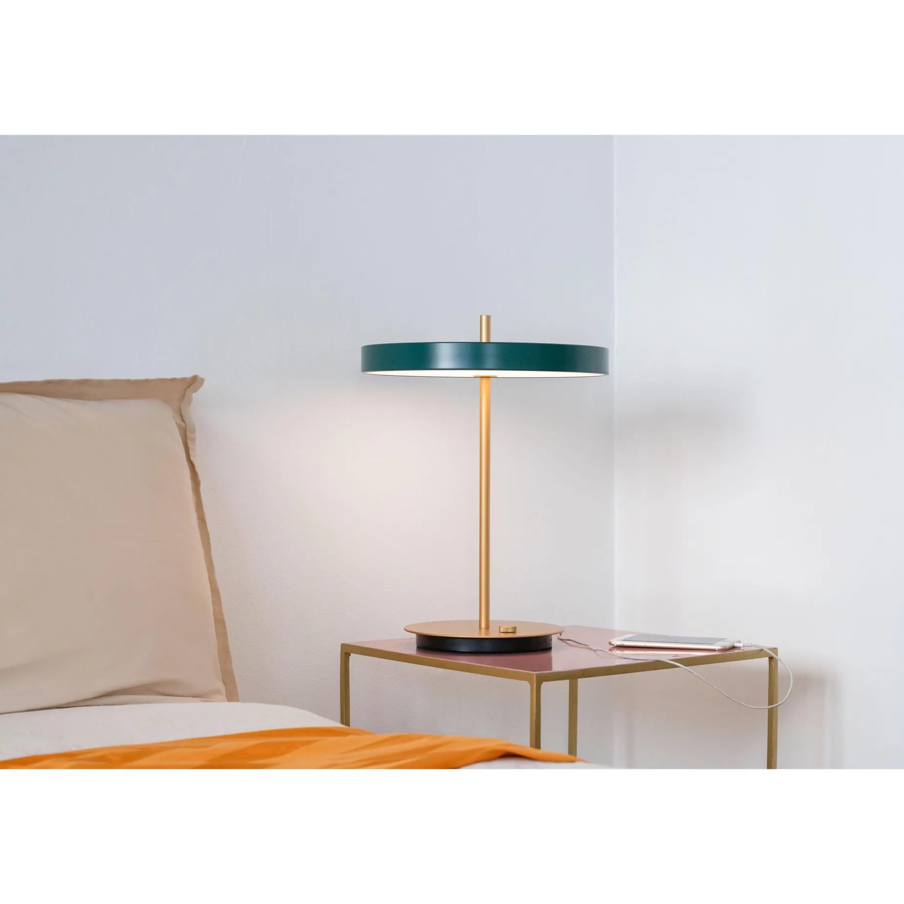 Asteria table | nuance mist