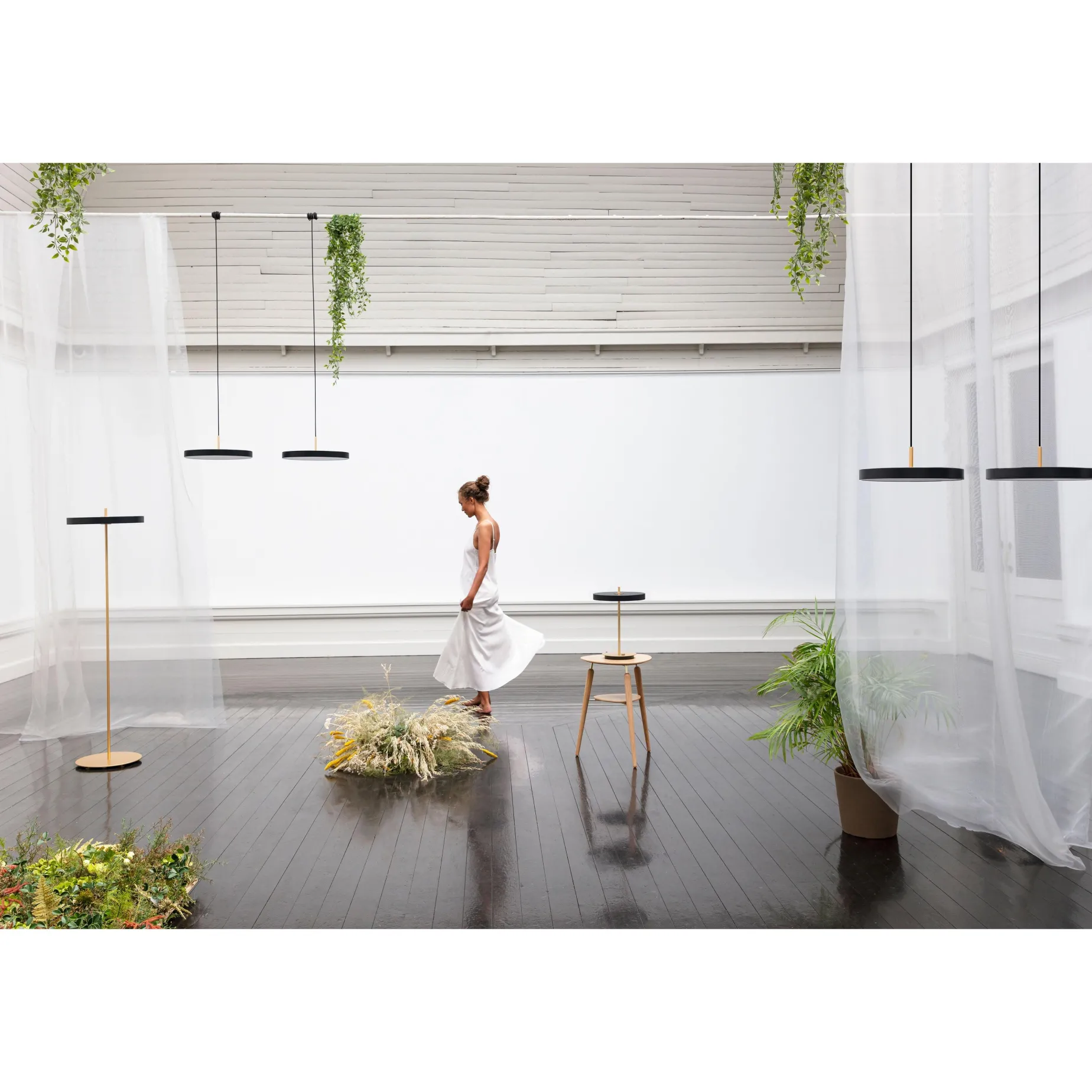 Asteria table | nuance mist
