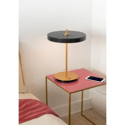 Asteria table | white pearl