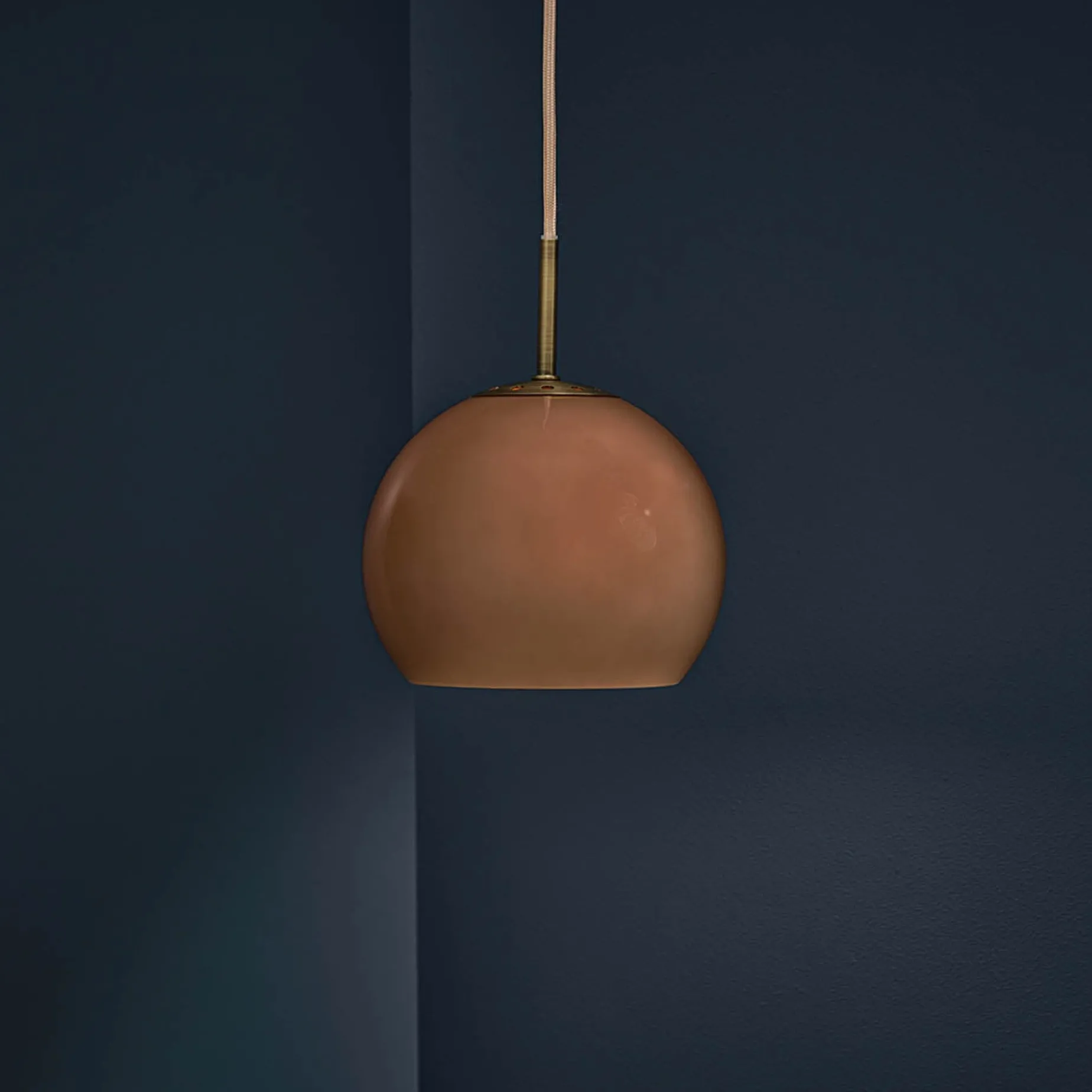 Ball 18-25 glass pendant | opal white