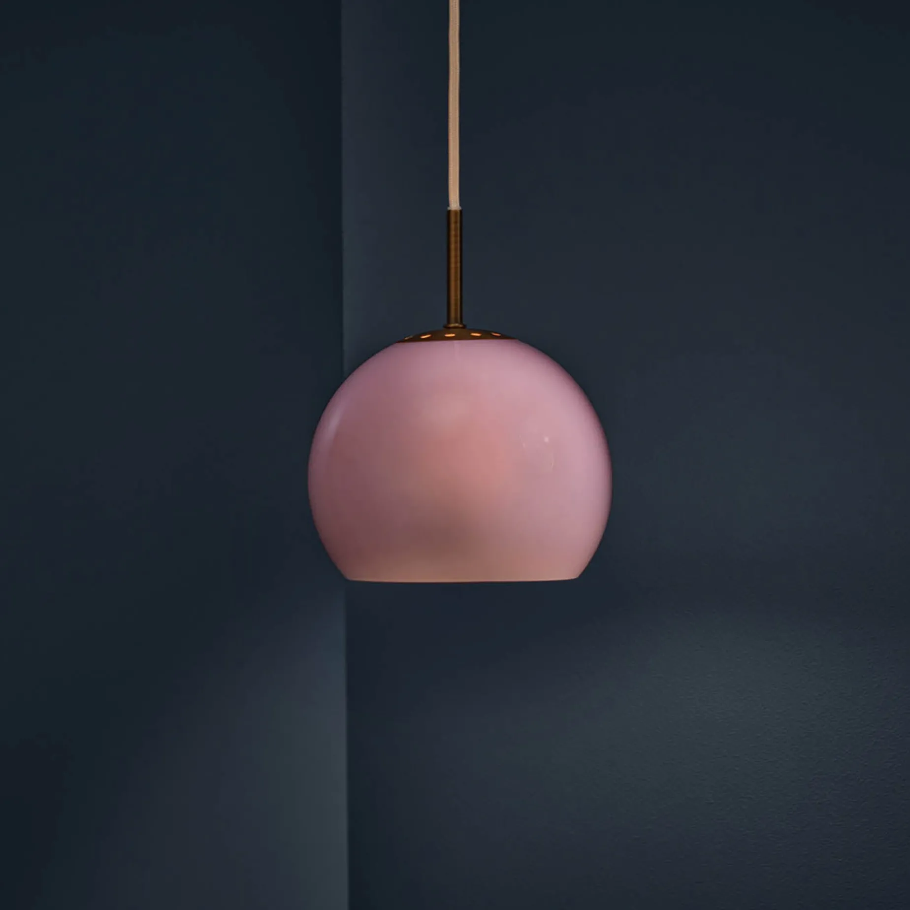 Ball 18-25 glass pendant | opal white