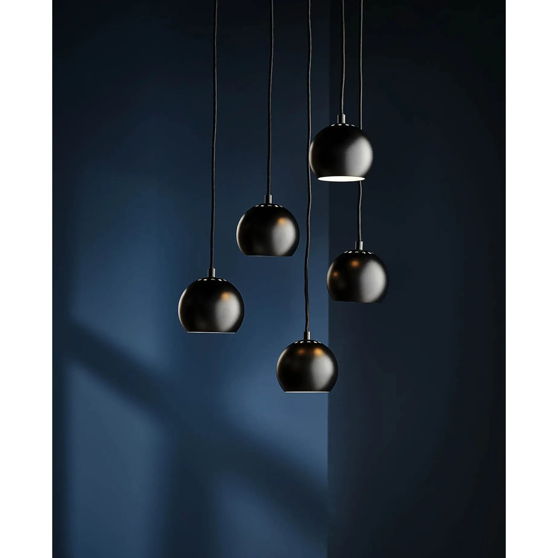 Ball pendant ⌀12 | matt black