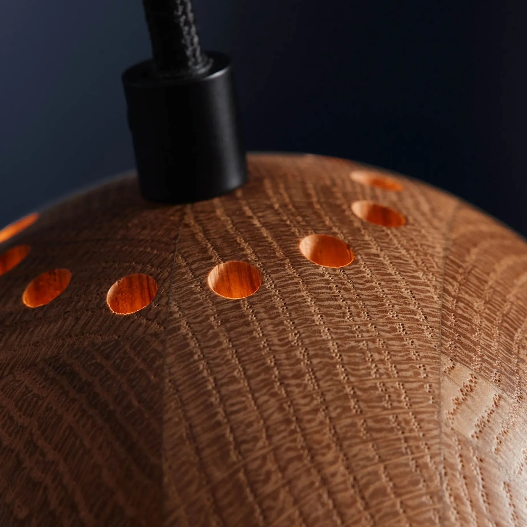 Ball pendant ⌀12 | walnut