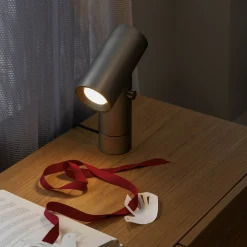 Beam table lamp H26 | aluminium