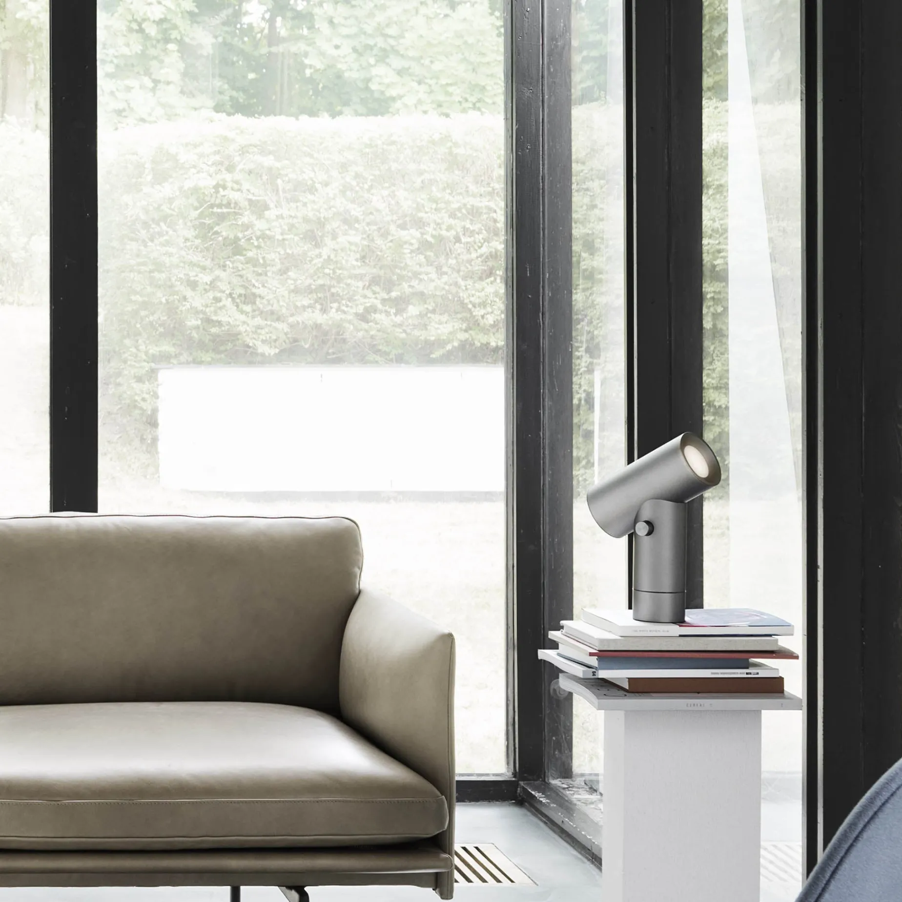 Beam table lamp H26 | black