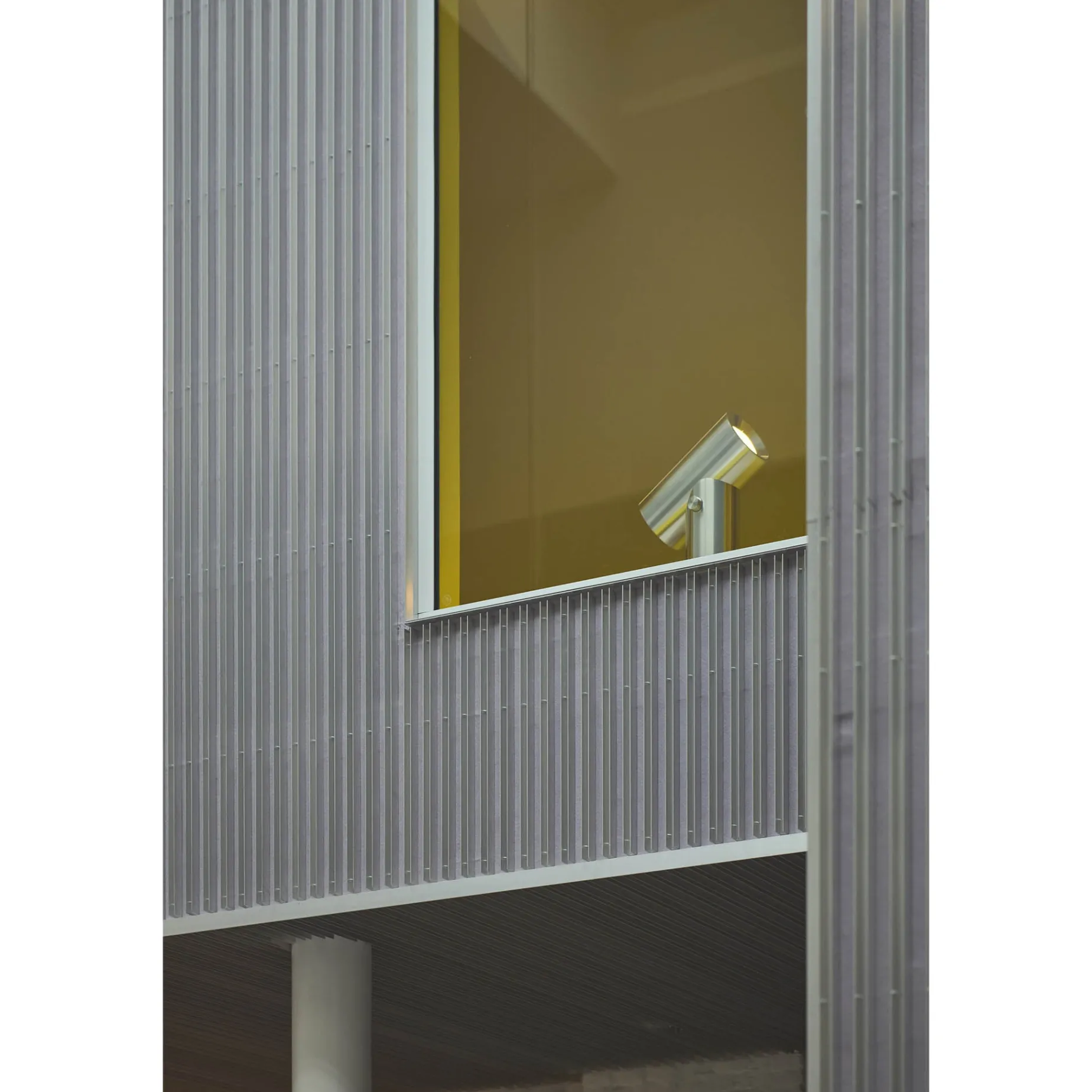 Beam table lamp H45 | polished aluminium