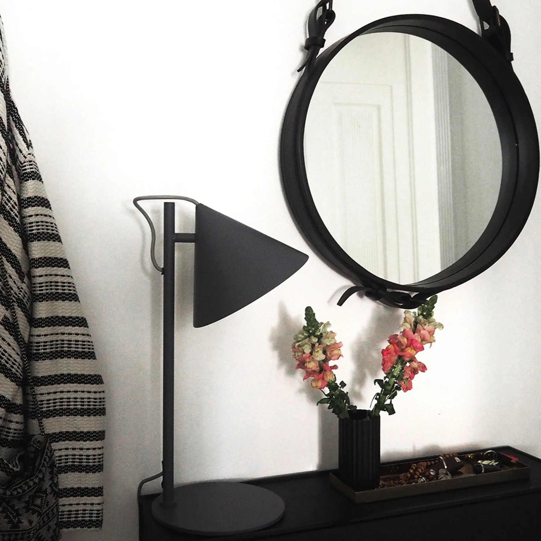 Benjamin table | matt black