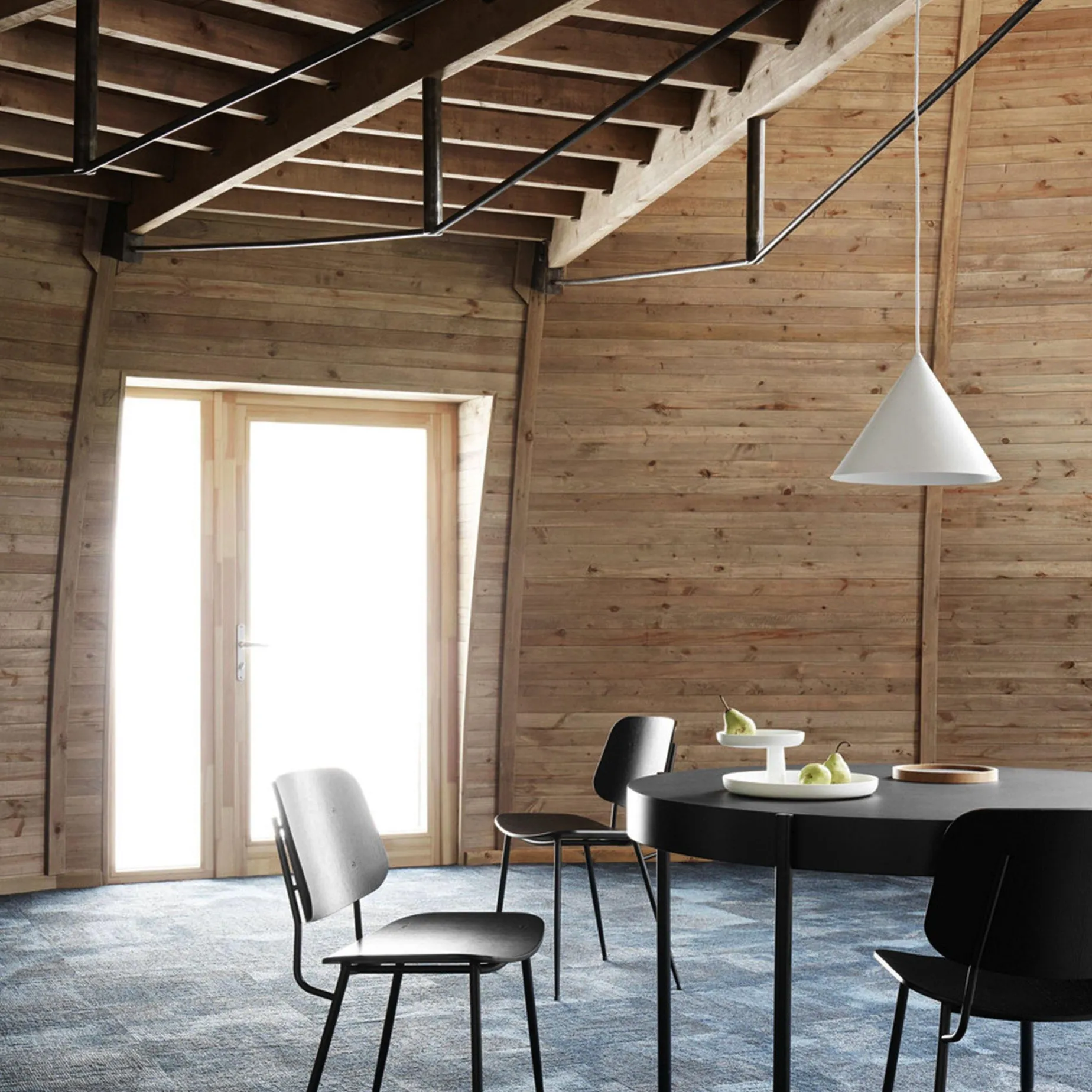 Benjamin table | matt black