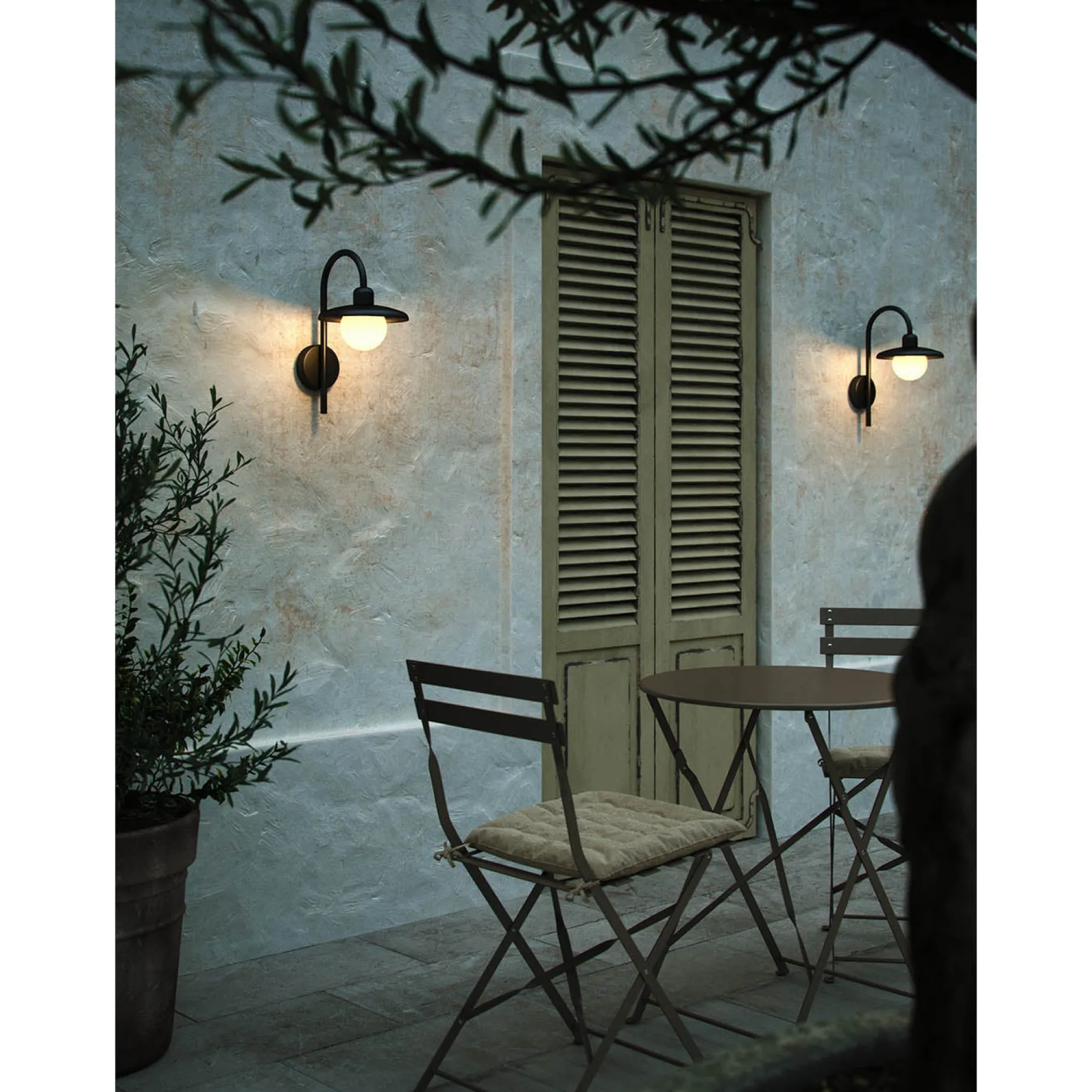 Berlo wall outdoor | black