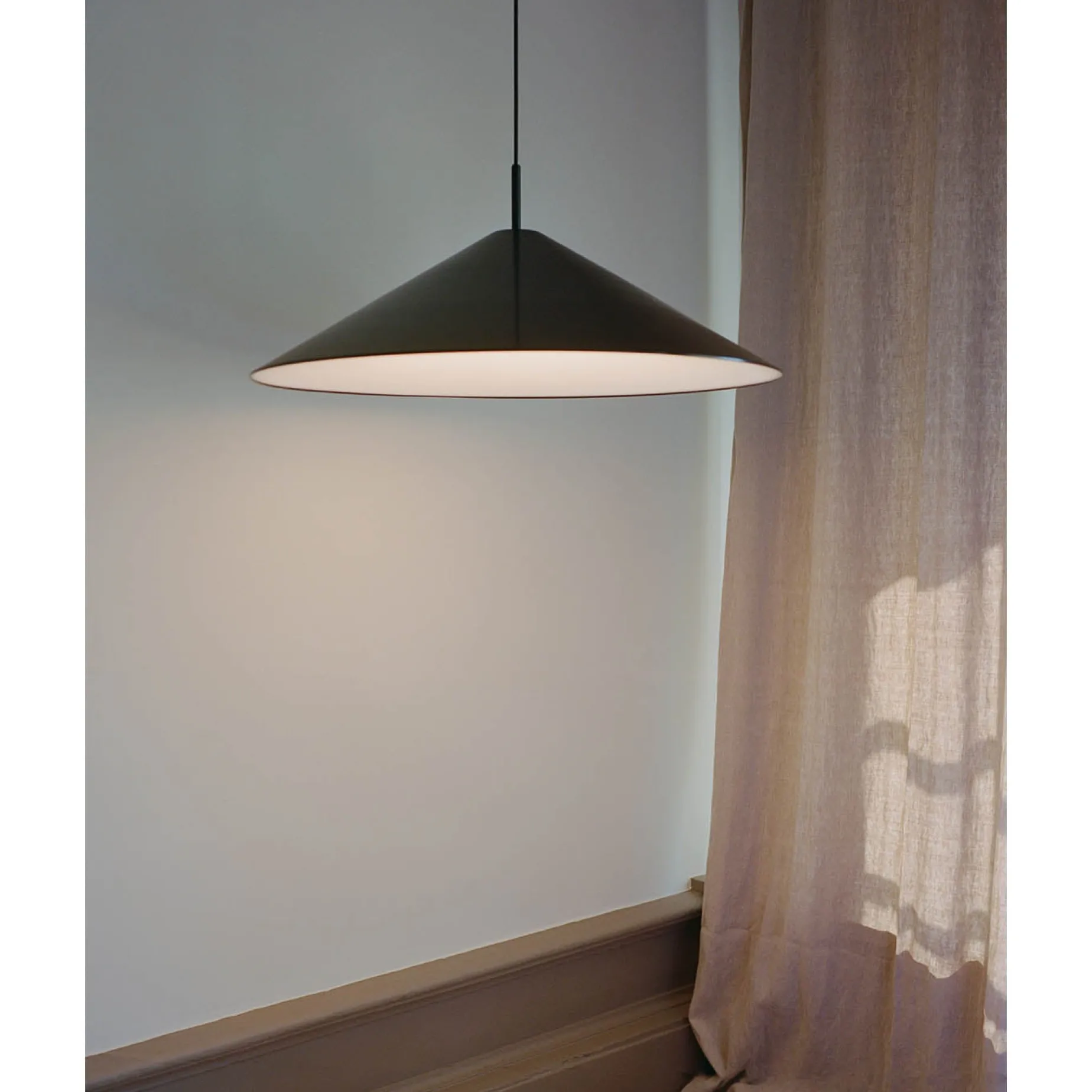 Brolly pendant ⌀70-90 | anodized black