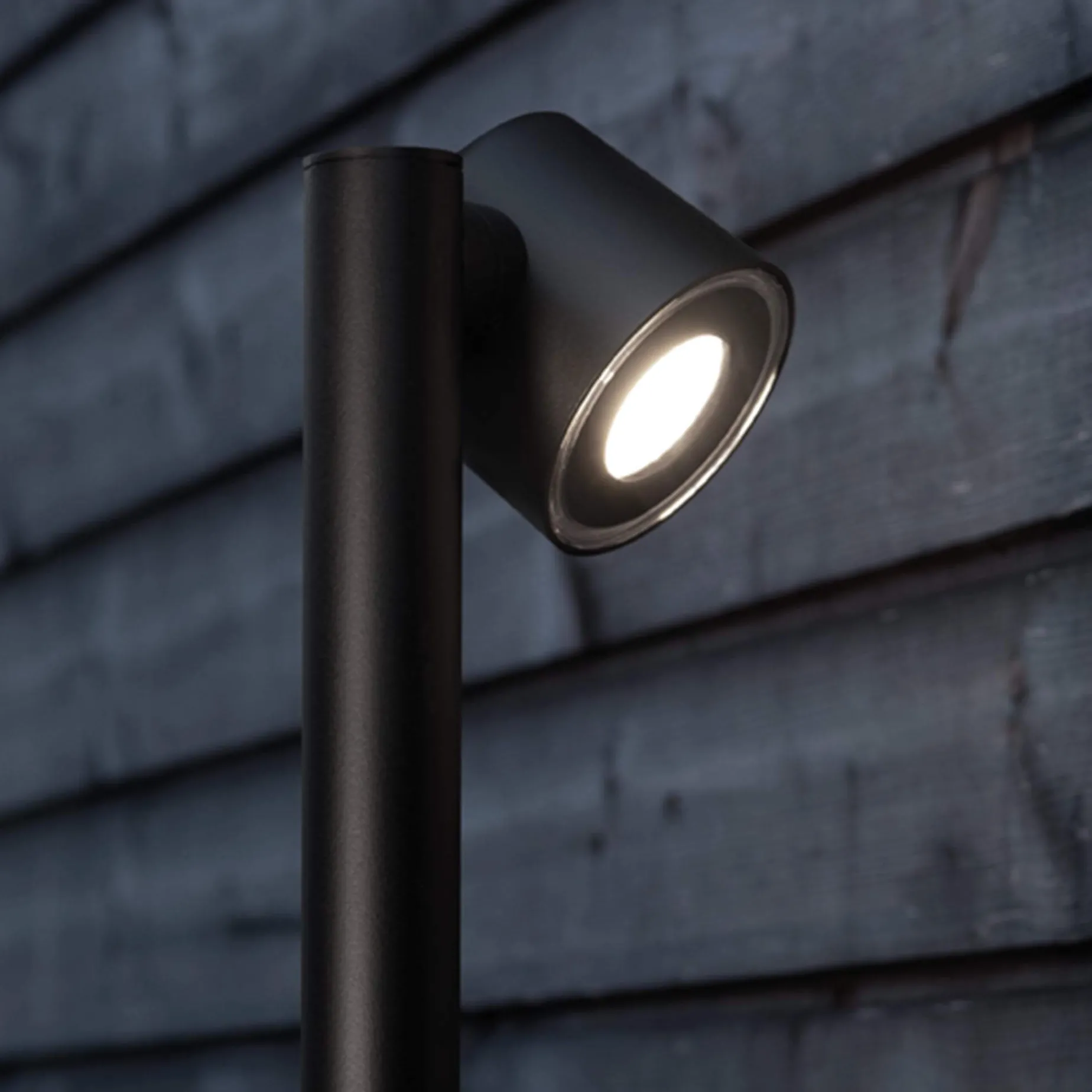 Clic Post | black