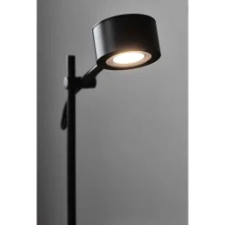 Clyde T | black