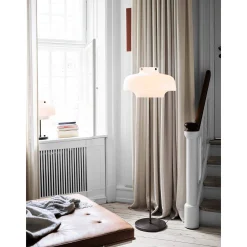 Copenhagen table SC13 | opal glass
