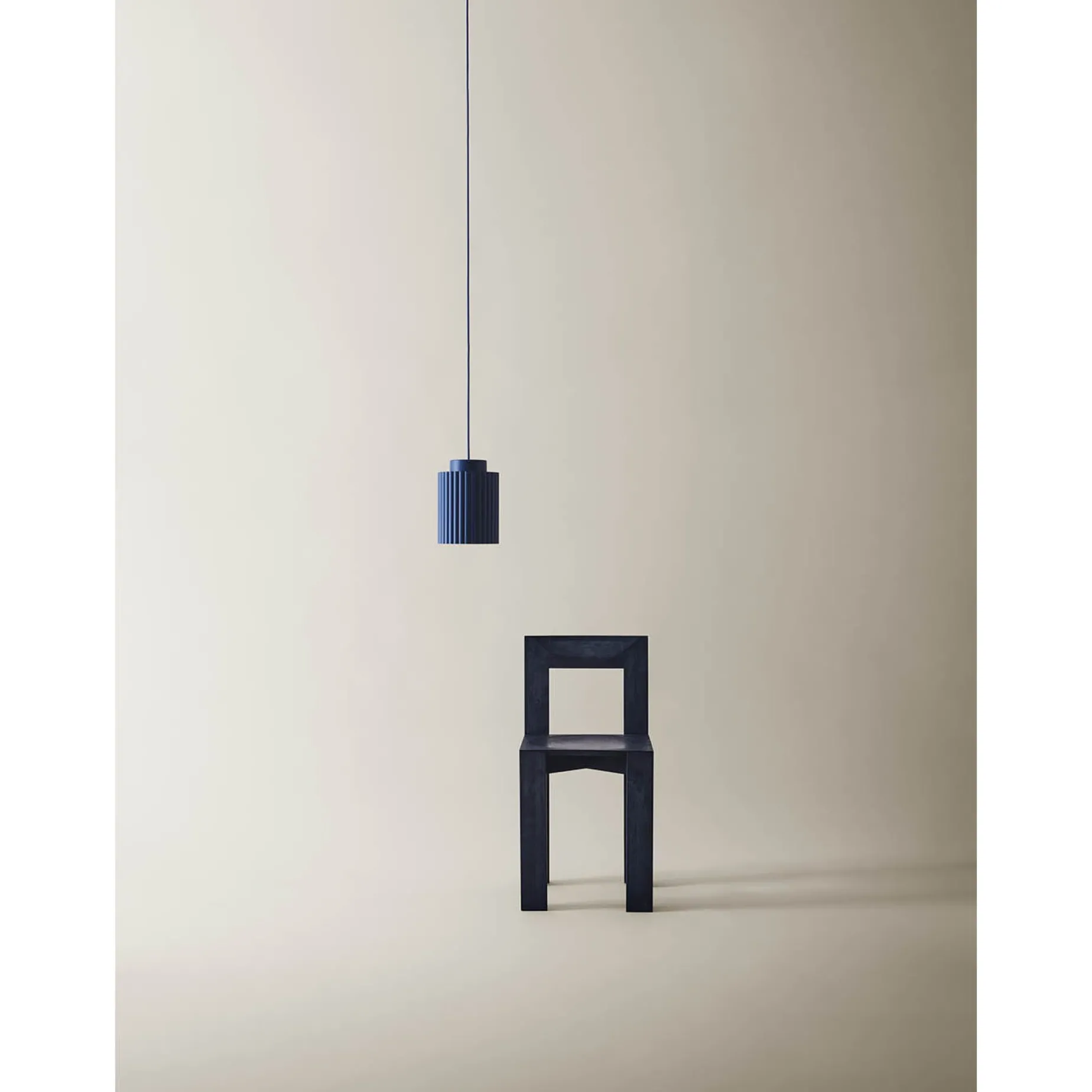 Donna 18 pendant | midnight blue