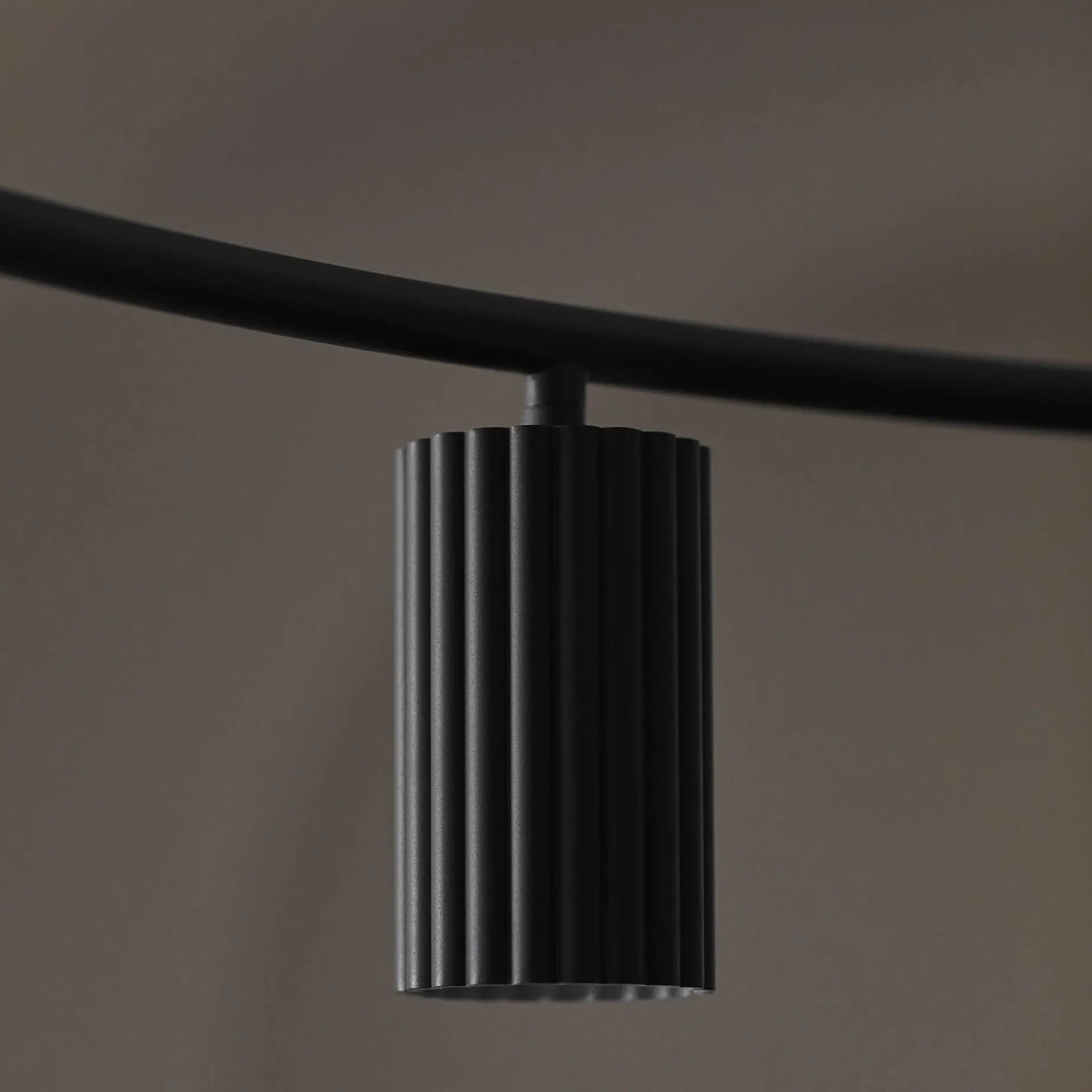 Donna circle ø60-ø100 pendant | black ink