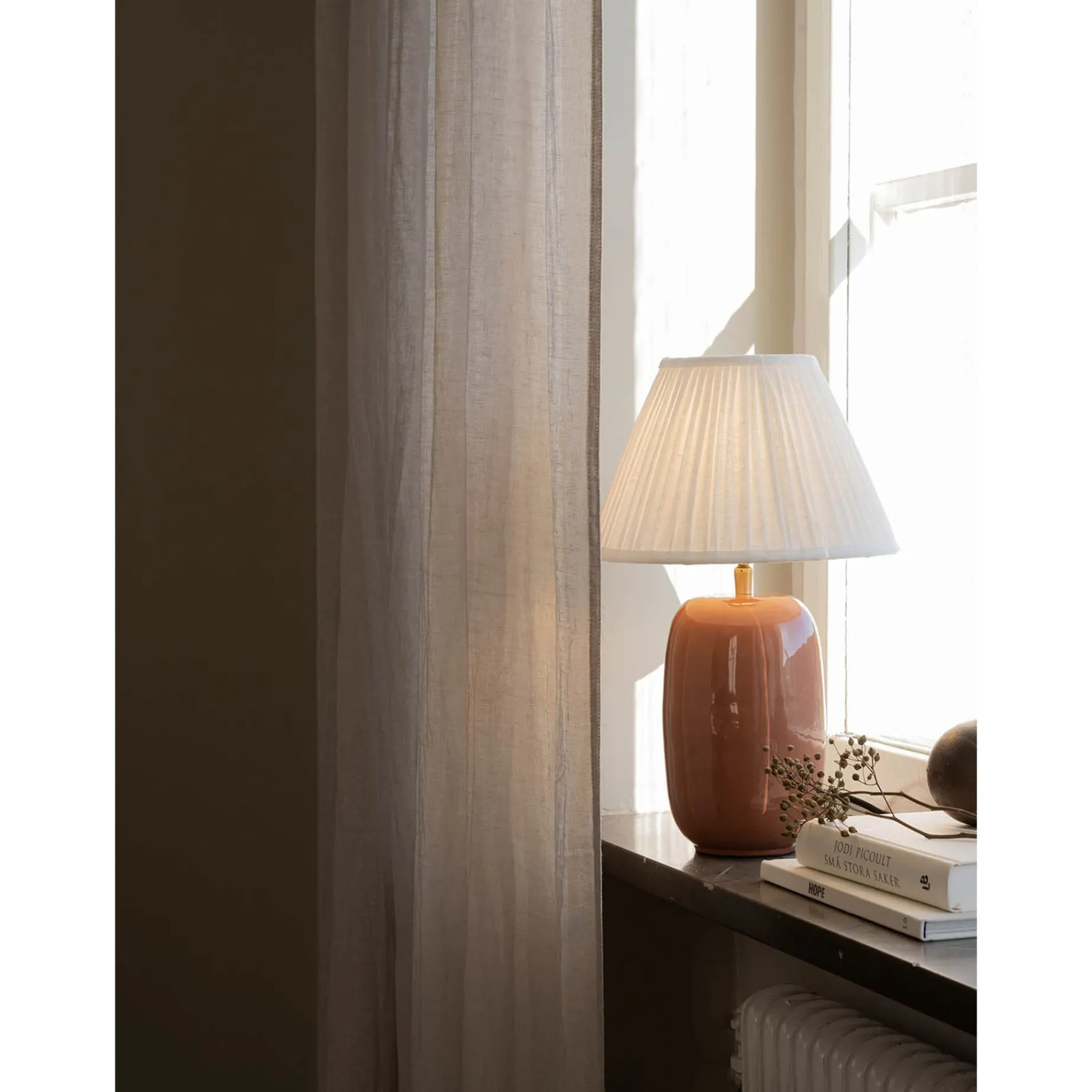 Emily table | dusty pink