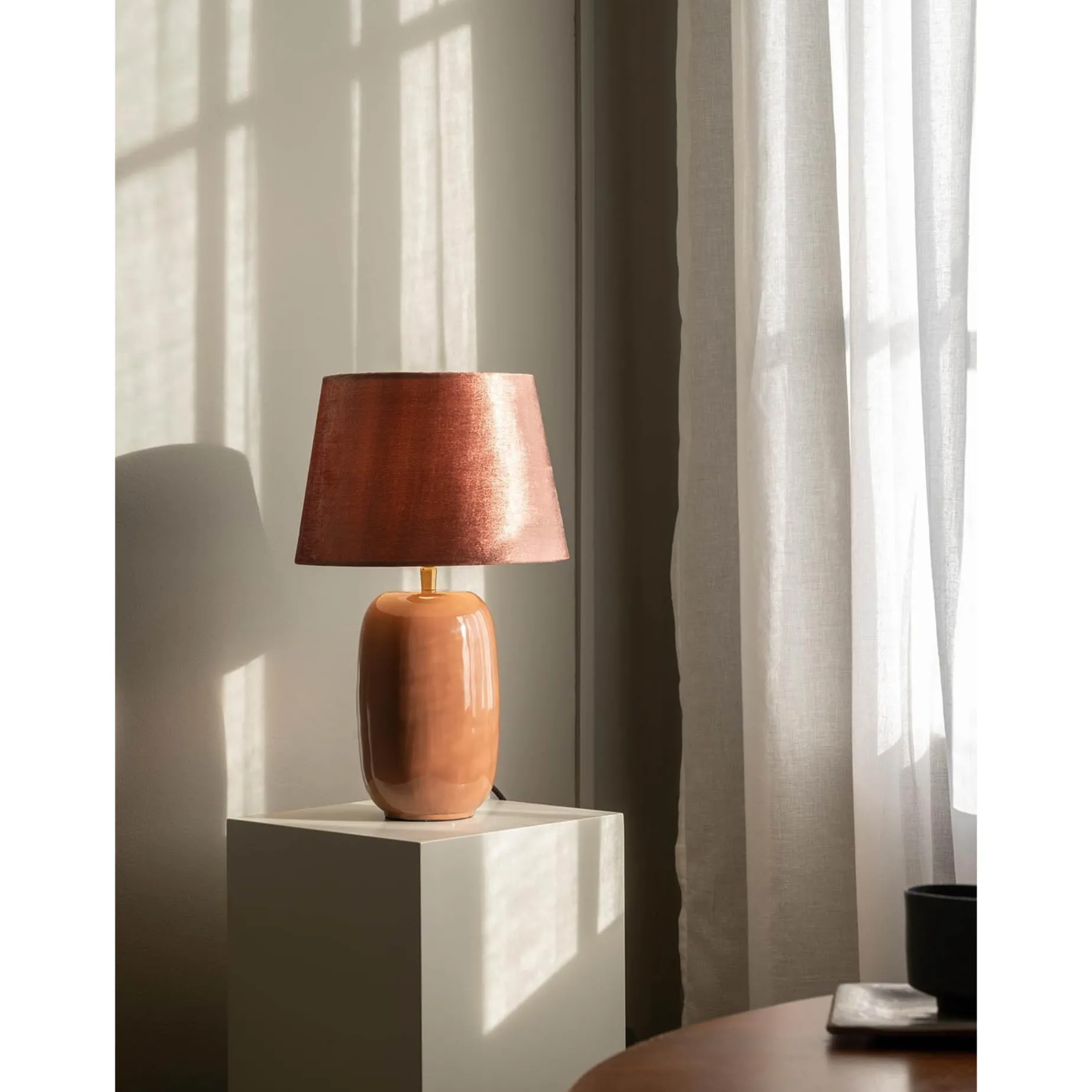 Emily table | dusty pink