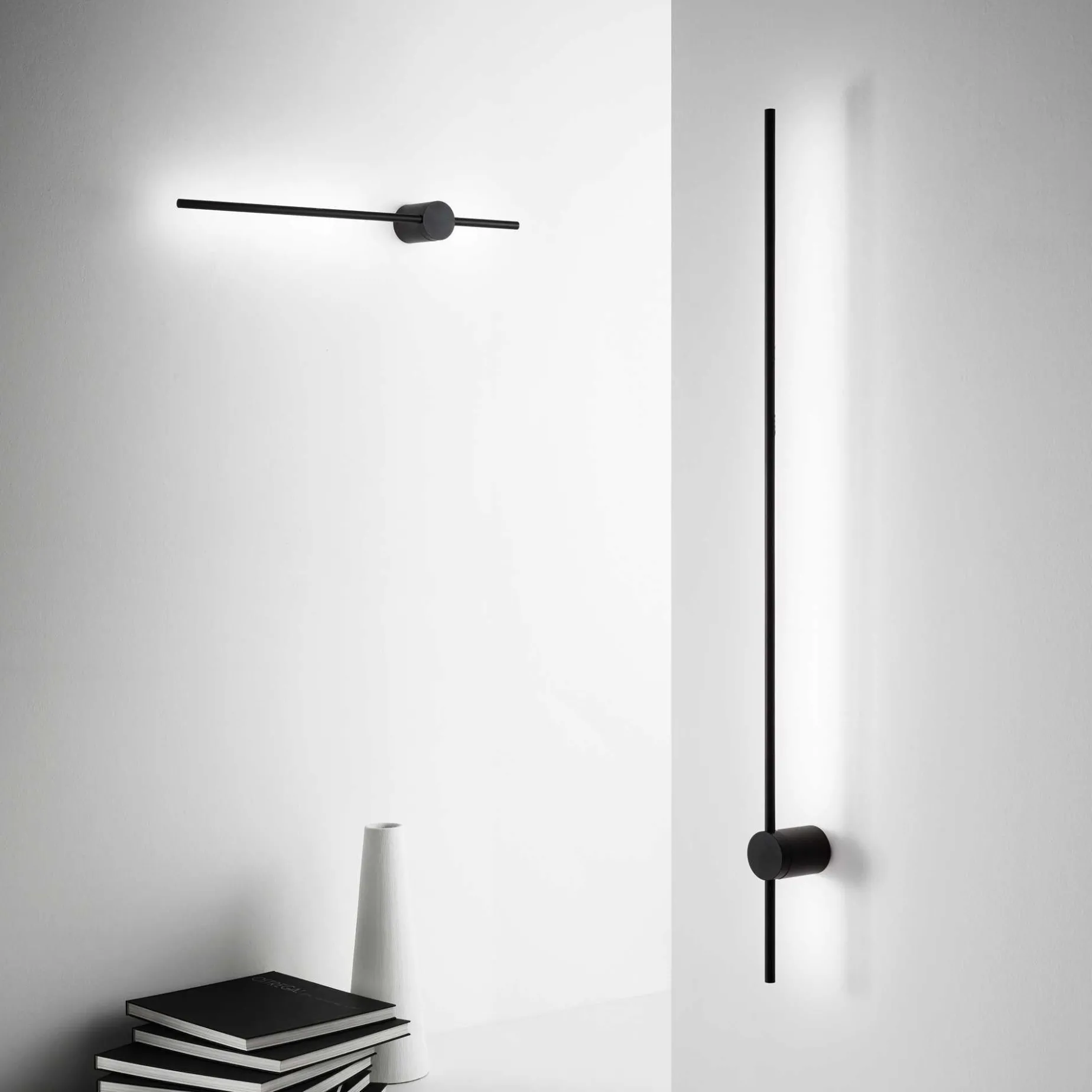 Essence wall 124 | black