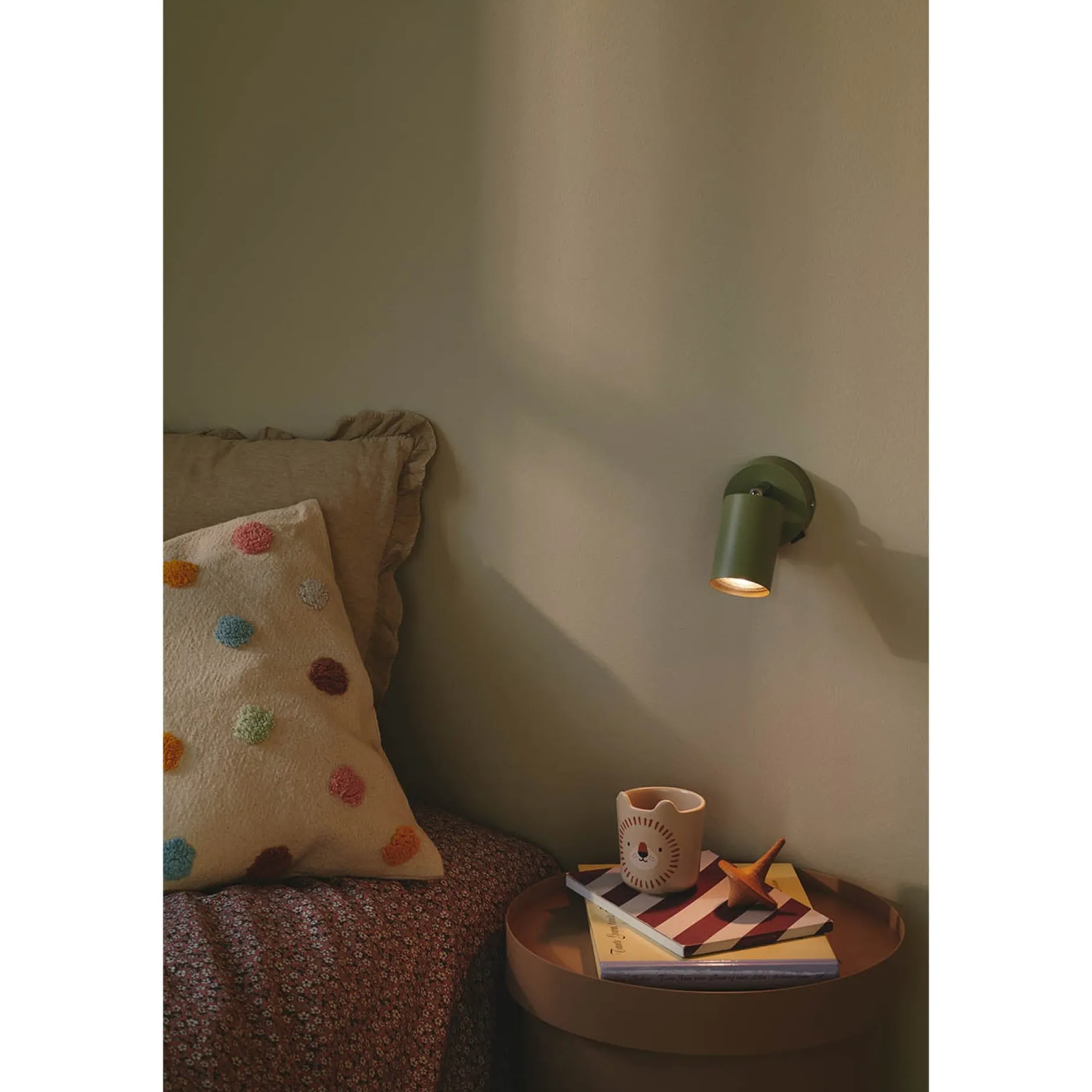 Explore wall | brass