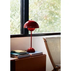 Flowerpot VP3 | signal green