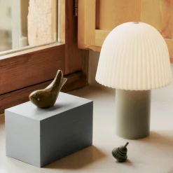 Frill portable lamp | cashmere
