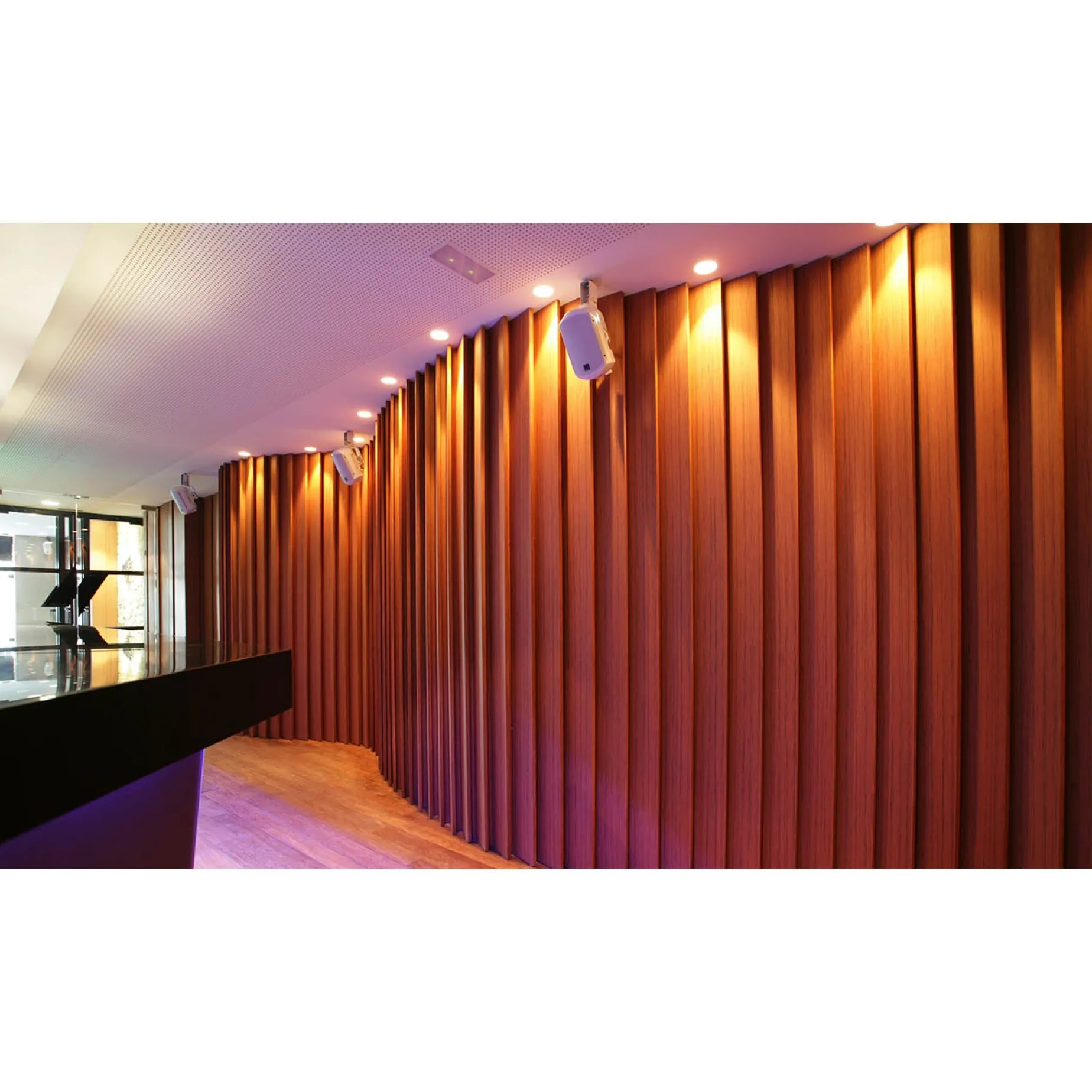 Gap recessed | white