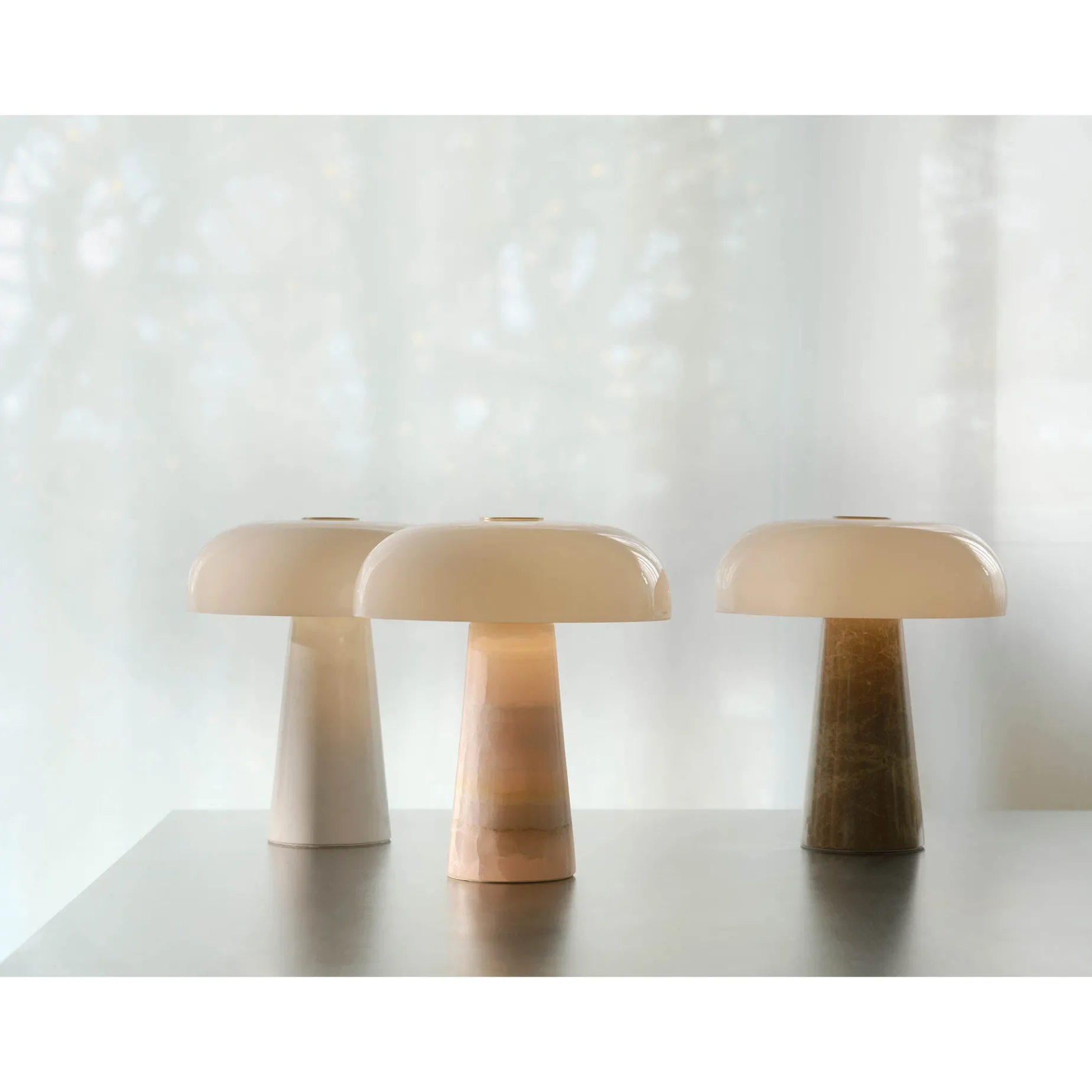Glossy table mini | beige marble