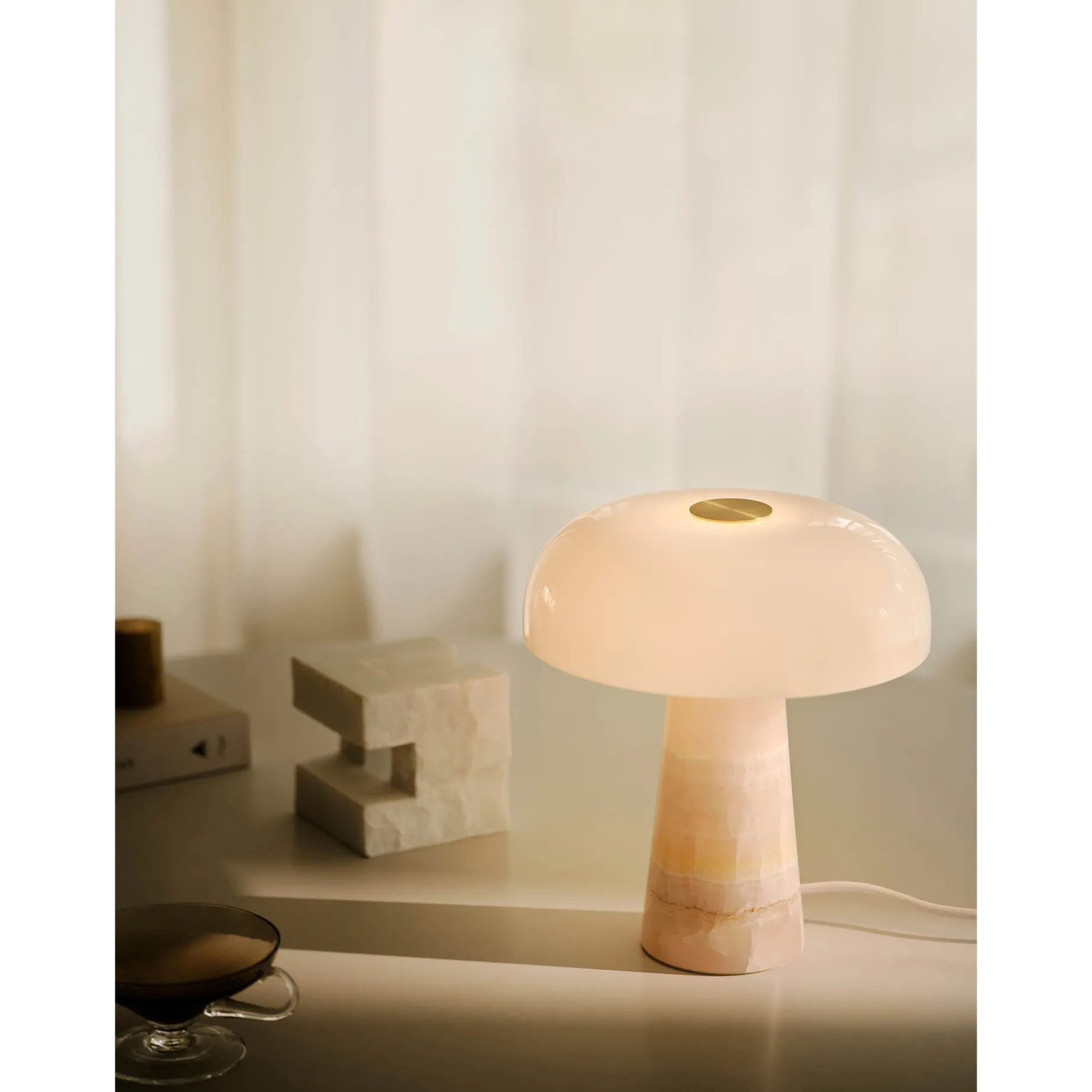 Glossy table mini | white marble