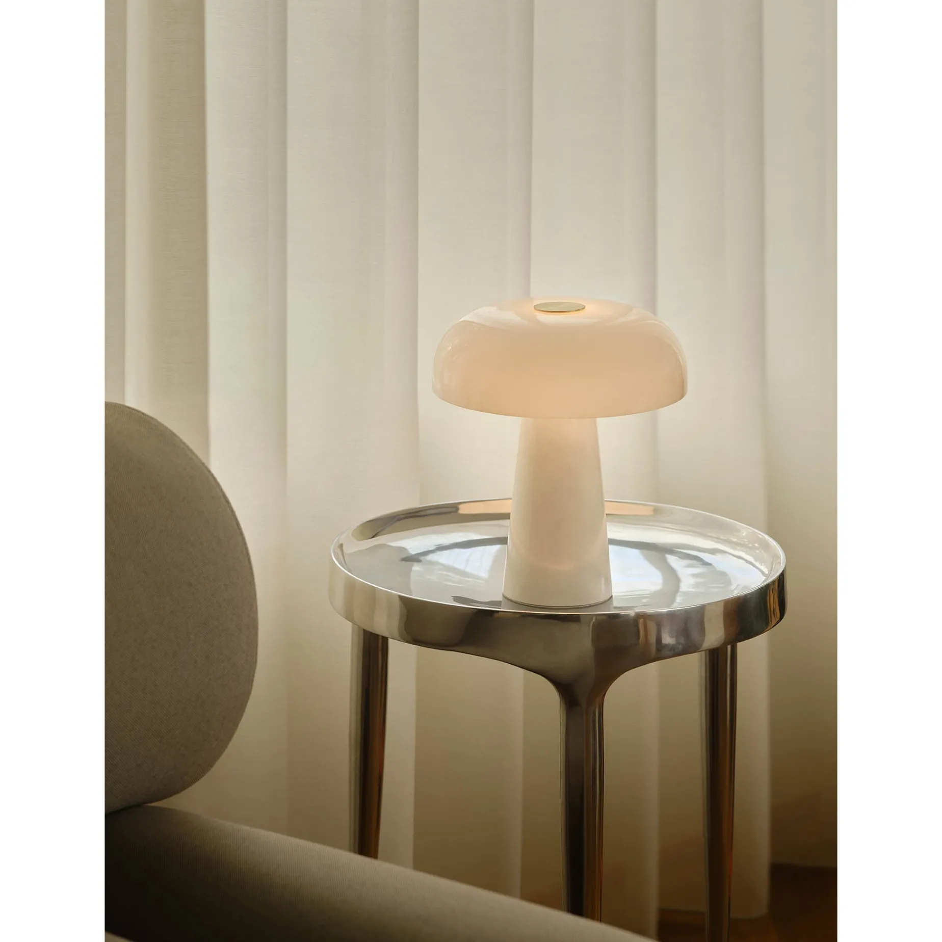 Glossy table mini | white marble