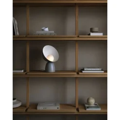Hello table | black