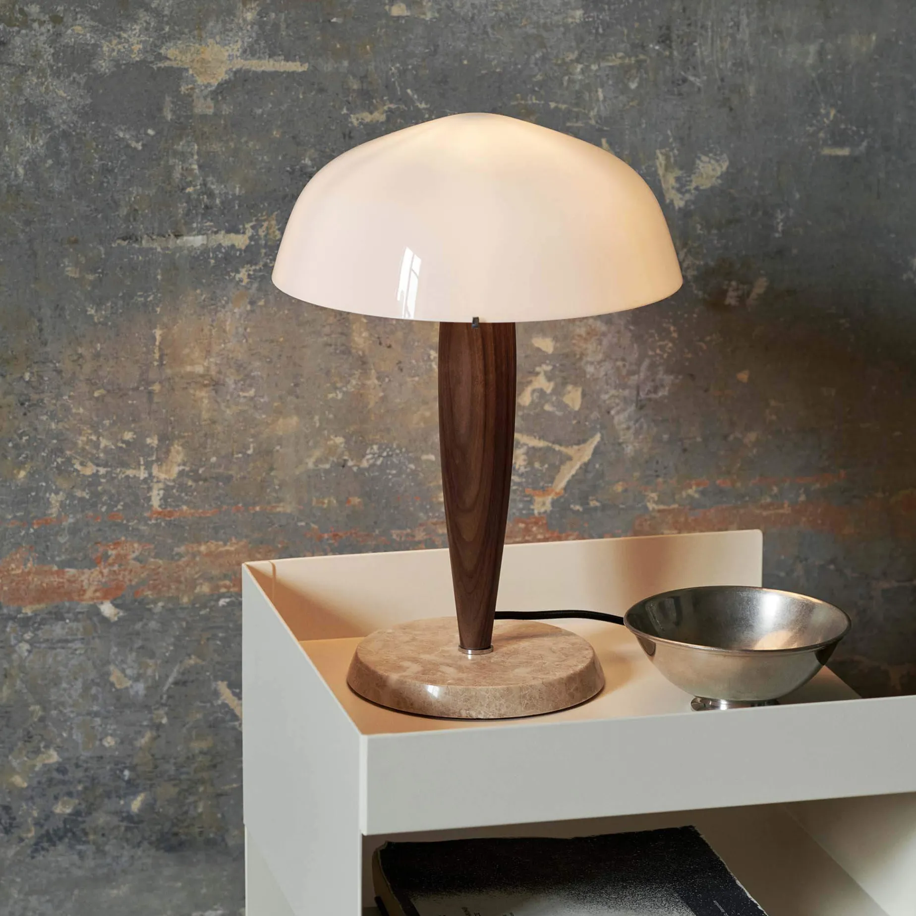Herman SHY3 | walnut & cream marble