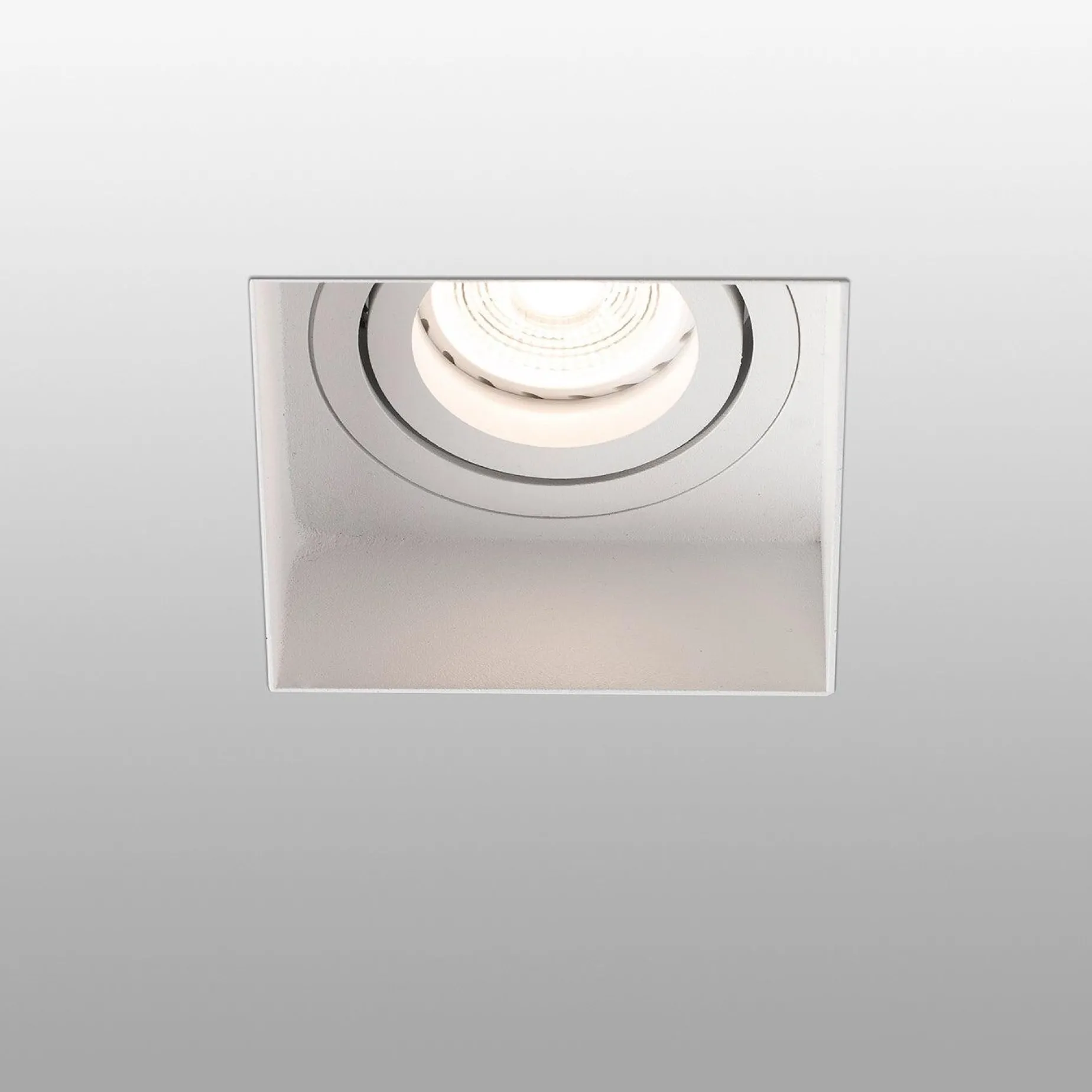 Hyde round trimless | black