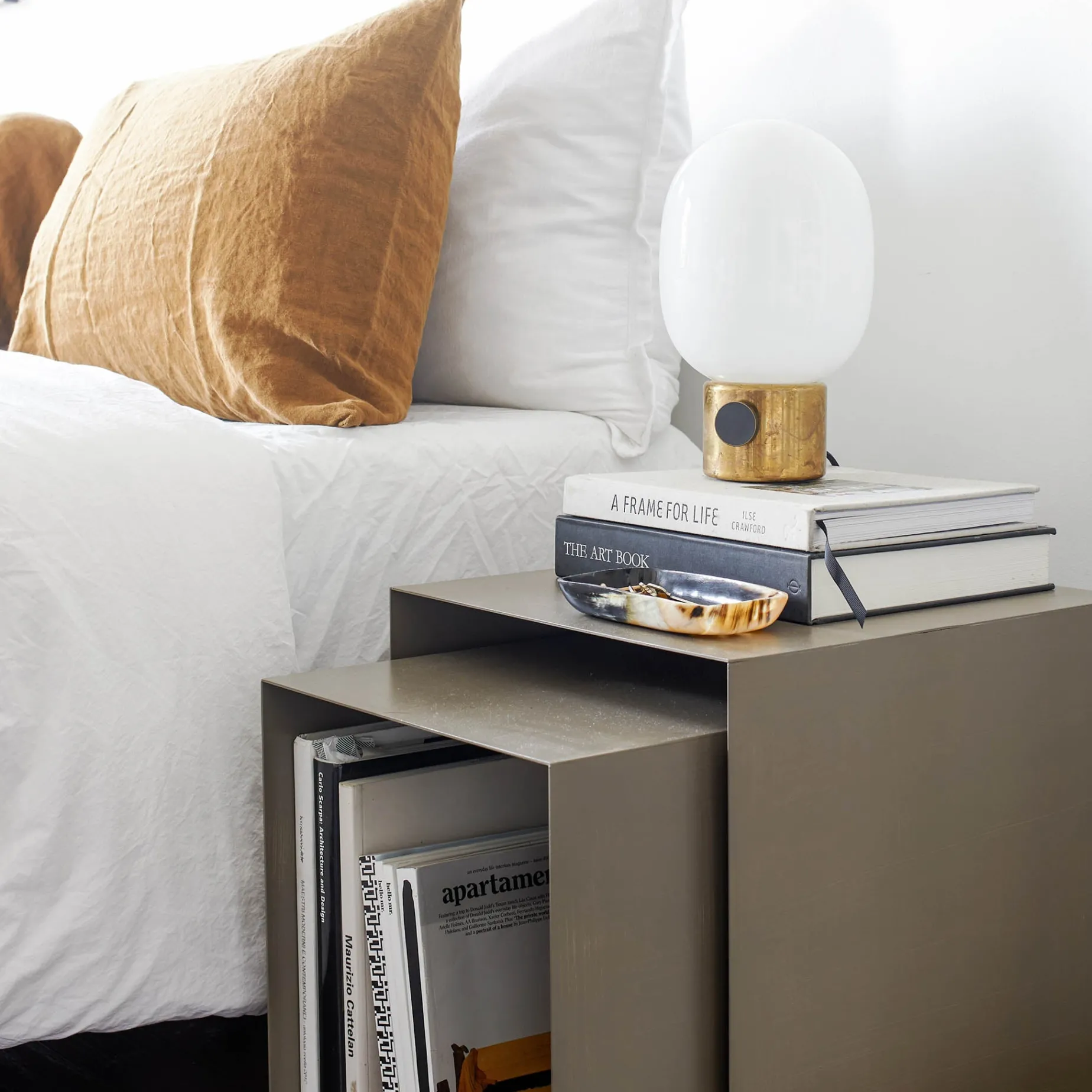 JWDA table lamp | bronzed brass