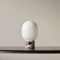 JWDA table lamp | carrara marble