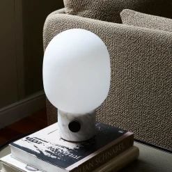 JWDA table lamp | carrara marble