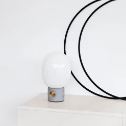 JWDA table lamp | concrete