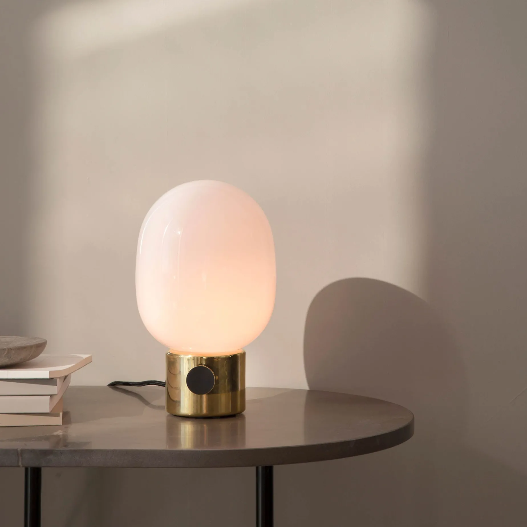 JWDA table lamp | polished brass