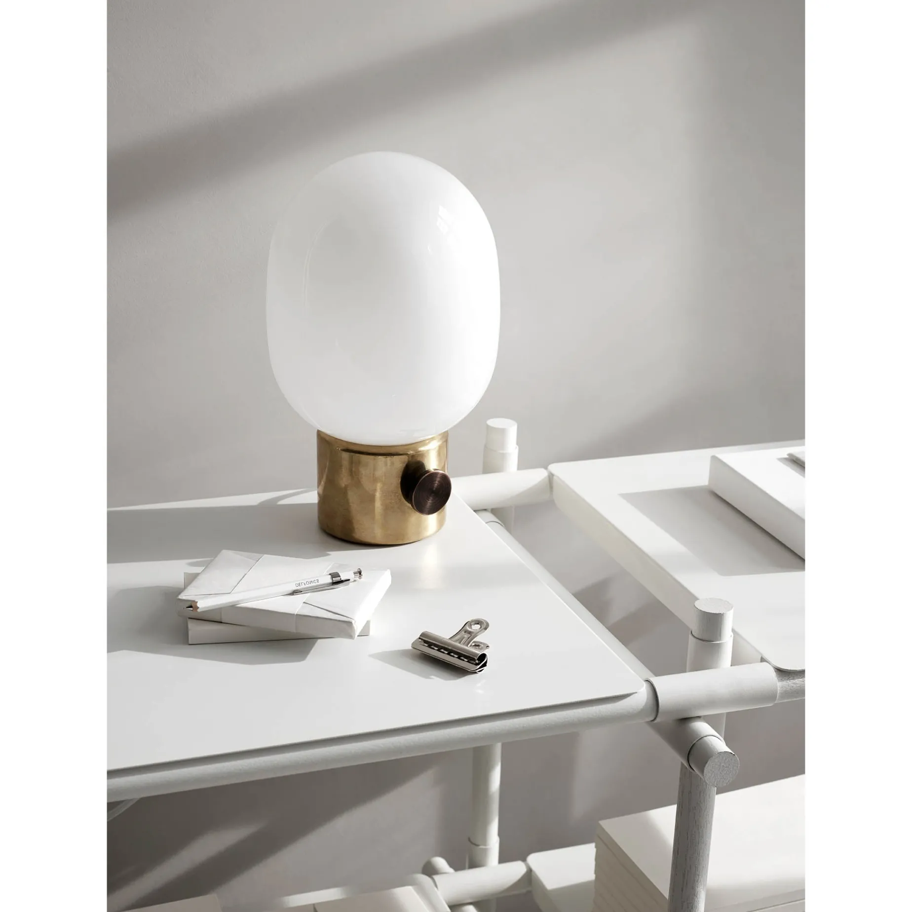 JWDA table lamp | polished brass