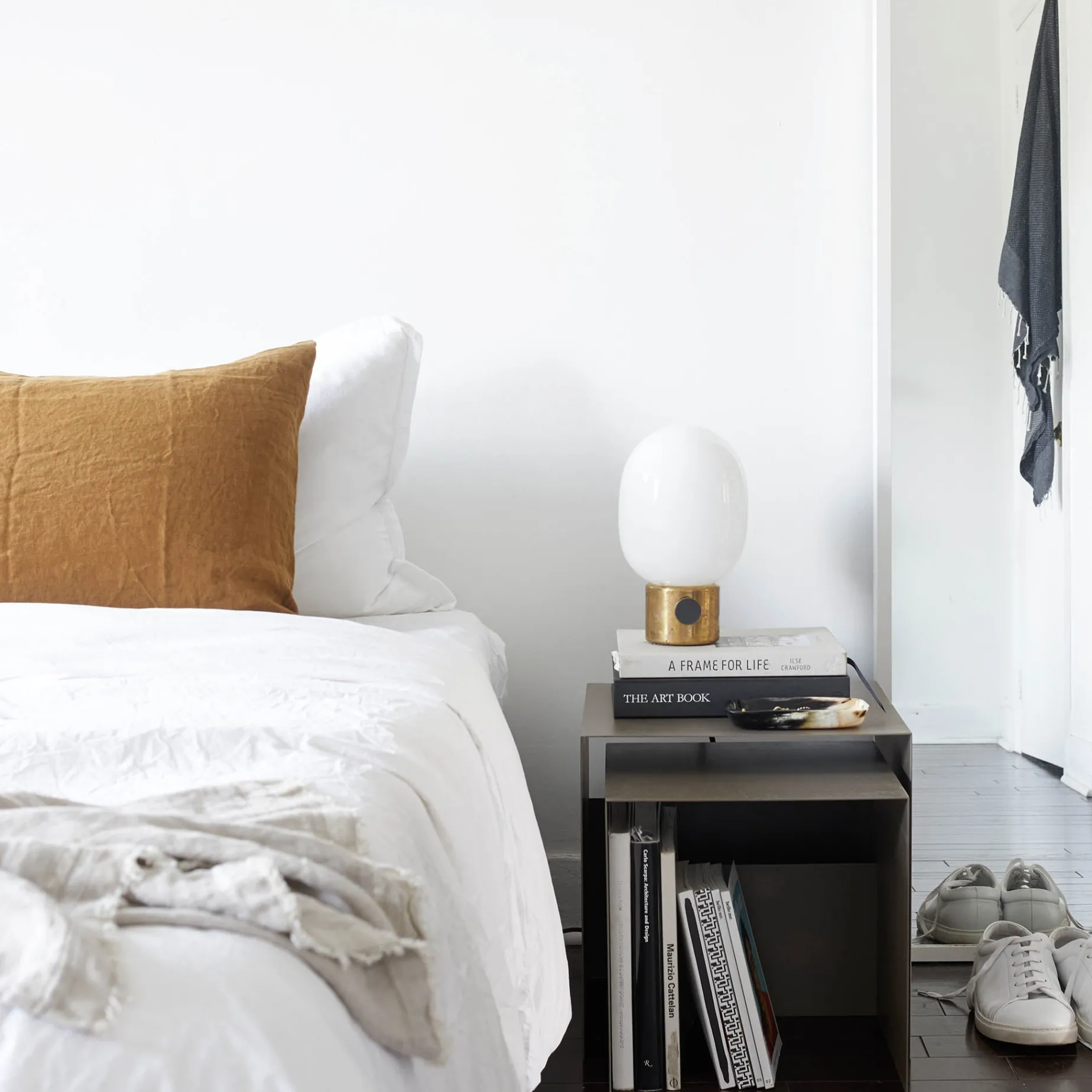 JWDA table lamp | polished brass