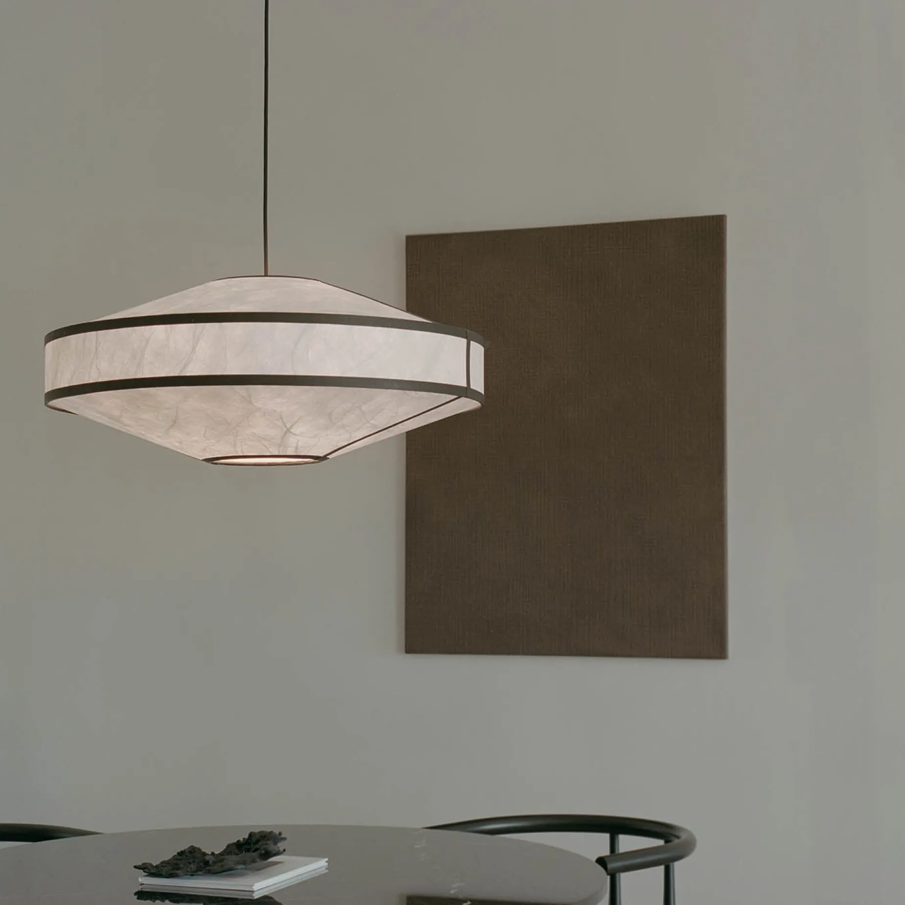 Kite pendant ⌀75 | white and black tyvek