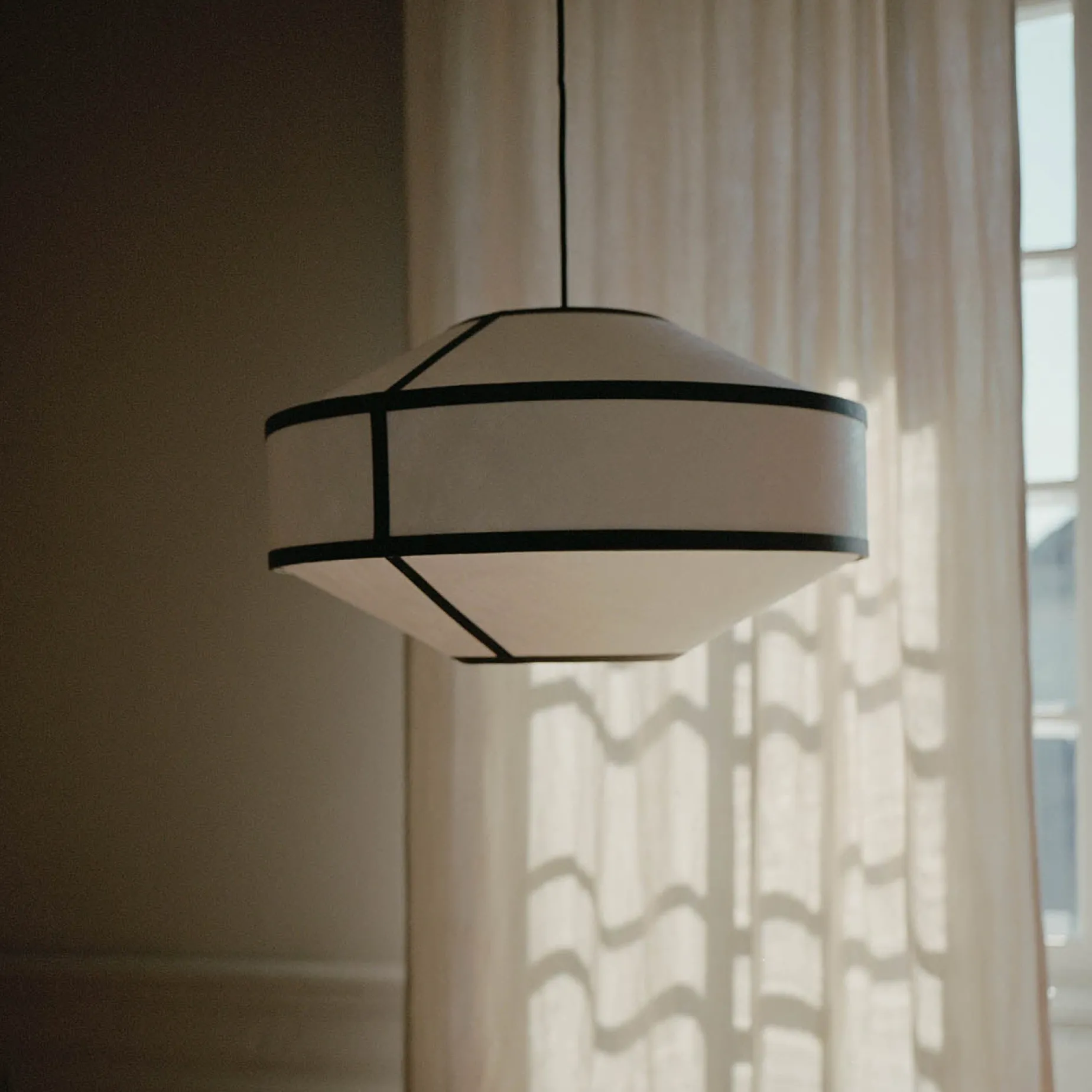 Kite pendant ⌀75 | white tyvek