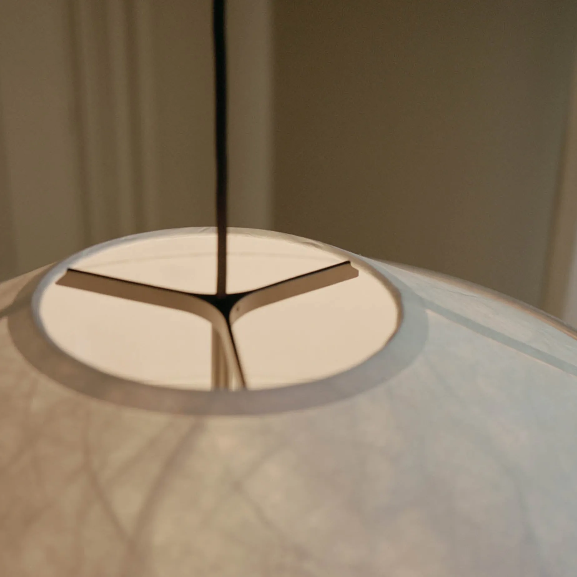 Kite pendant ⌀55 | white tyvek